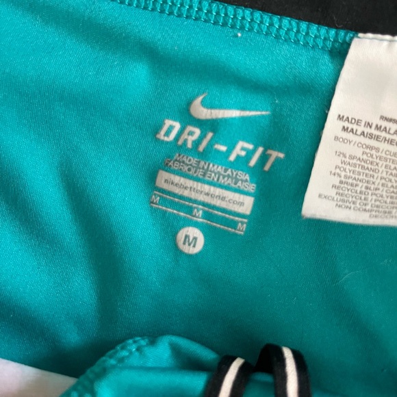 Nike Running Shorts - Picture 4 of 4
